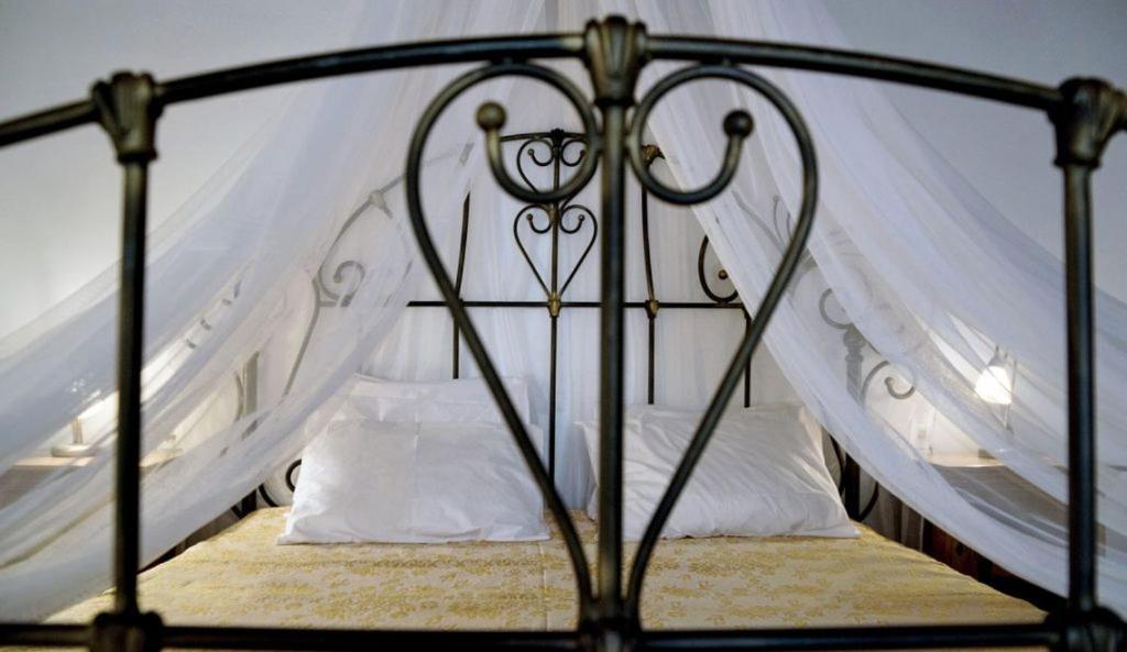 Mitáta Abramis Rooms מראה חיצוני תמונה