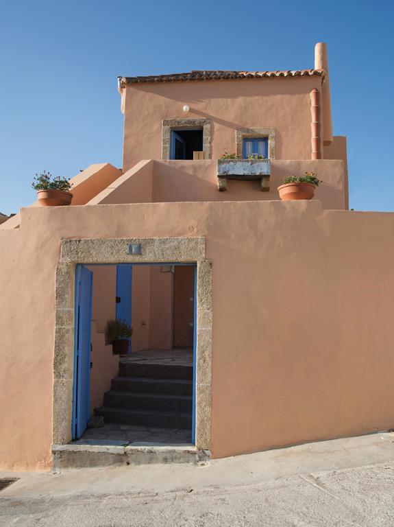 Mitáta Abramis Rooms מראה חיצוני תמונה