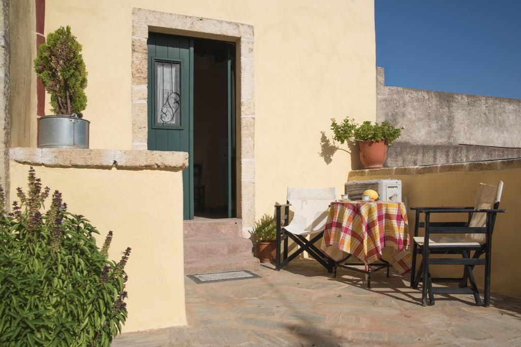 Mitáta Abramis Rooms מראה חיצוני תמונה