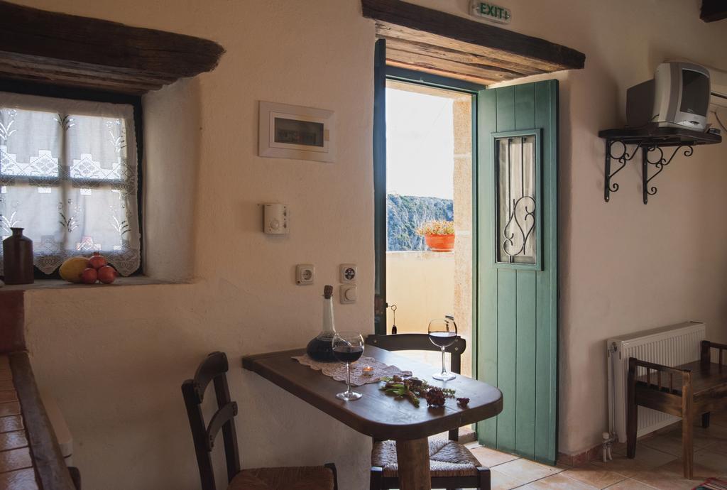 Mitáta Abramis Rooms מראה חיצוני תמונה