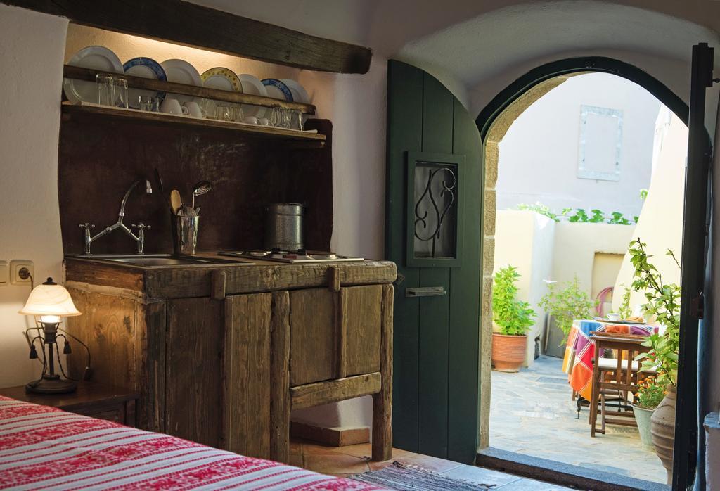 Mitáta Abramis Rooms מראה חיצוני תמונה